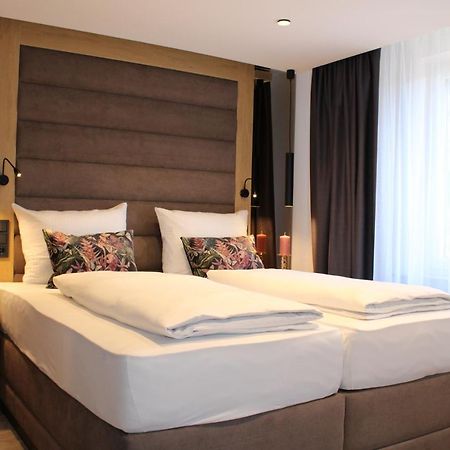 Hotel Reutlinger Hof Ройтлінген Екстер'єр фото