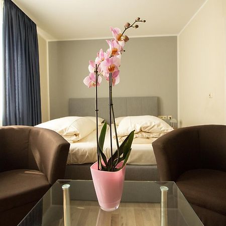 Hotel Reutlinger Hof Ройтлінген Екстер'єр фото