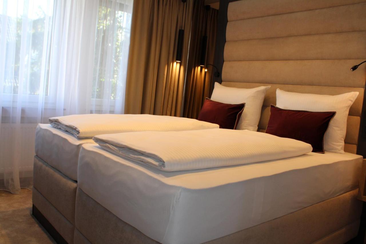 Hotel Reutlinger Hof Ройтлінген Екстер'єр фото
