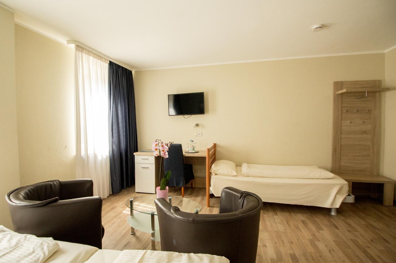 Hotel Reutlinger Hof Ройтлінген Екстер'єр фото